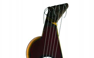 1998. Guitarra Lorquiana VI. Tècnica mixta sobre fusta, 47,5 x 19,5 x 6 cm.